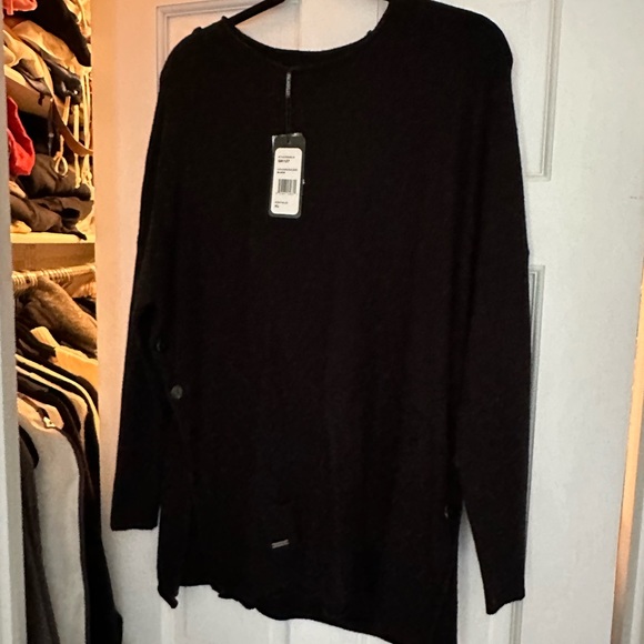 Piccadilly Canada Sweater - Picture 5 of 6